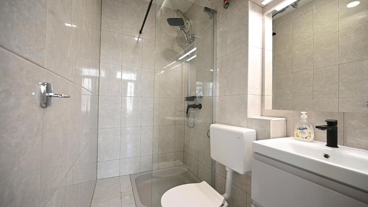 Nada - - 300m From Beautiful Beaches And City Center Poreč
